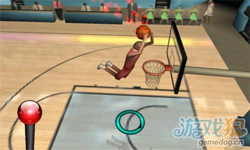 【一场激烈的足球赛】_足球比赛作文_一场激