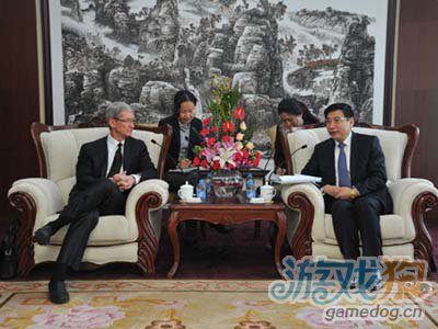 苹果CEO库克今日再度访华 缓解节前压力1