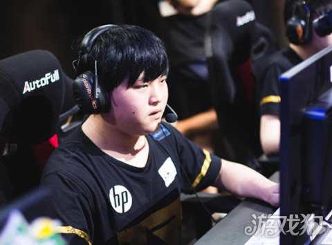 S6谁才是ADC之王 大师兄羊驼UZI竞相争艳_英