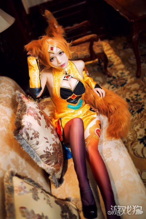 王者荣耀妲己美艳cos 我方队员1v5