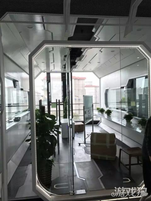 OMG新基地内景曝光 满满的科技感