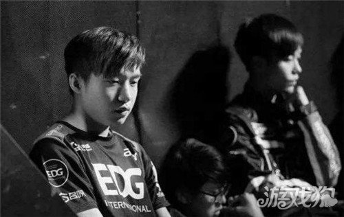 人如何走出阴影 1418043-1F42Q511190.jpg