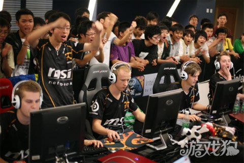再度合作宇宙队Fnatic 迪锐克斯电竞椅获国际俱