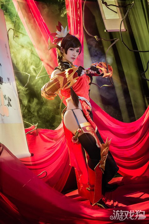 《hit:我守护的一切》里面的女性角色,听说这是一款颜控游戏,coser
