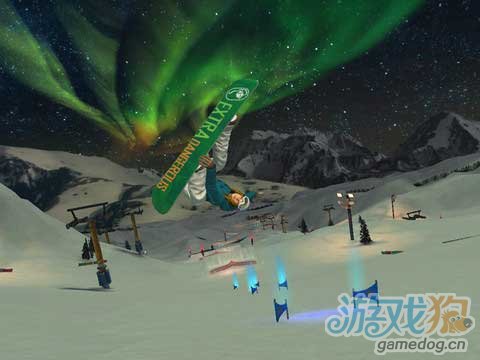 穿越暴风雪山间体验3D游戏《滑雪无极限》高清画质