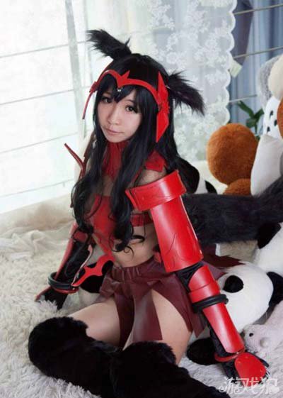 红衣萌妹子 百万亚瑟王狼女cos预告