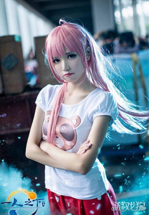 陆玲珑coser:@优栗鼠虽然还带着点大小姐的傲娇,但确实是很俏皮可爱哦